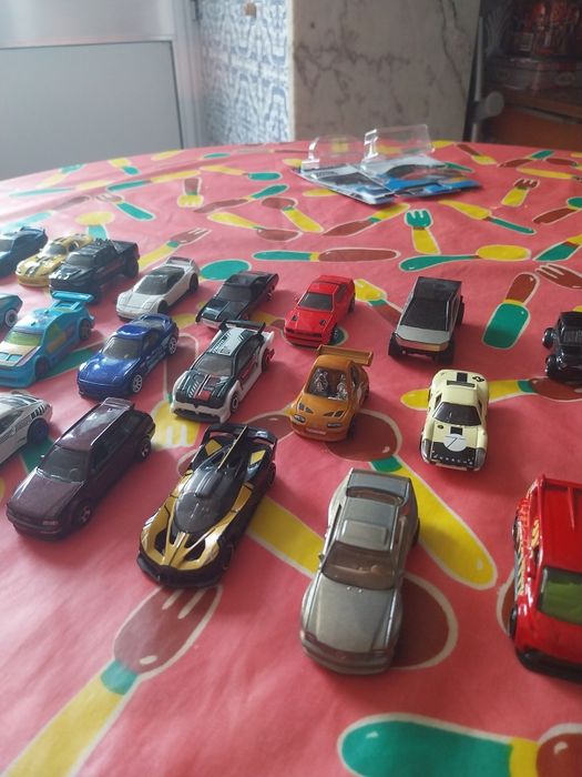 Hot wheels vários