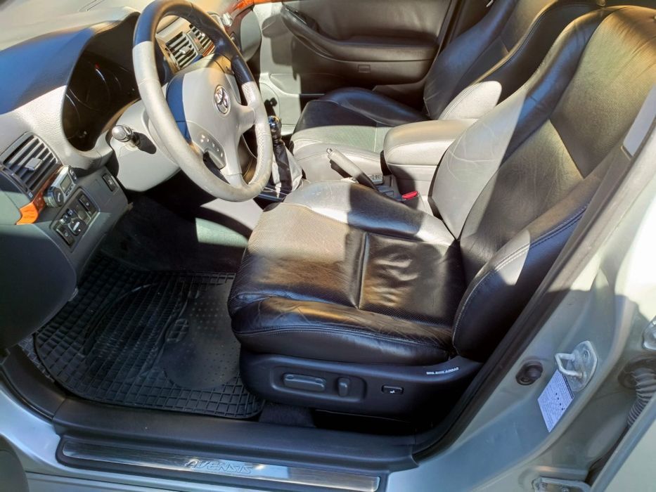 Toyota Avensis T25 2006 r.