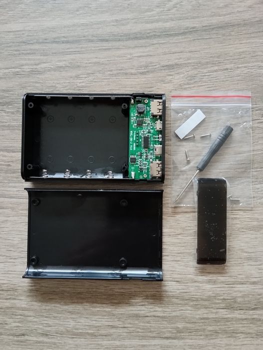 Корпус повербанку на 4х18650, на шурупах