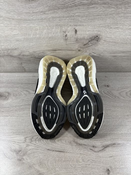 Adidas UltraBoost жіночі кросівки 37 розмір