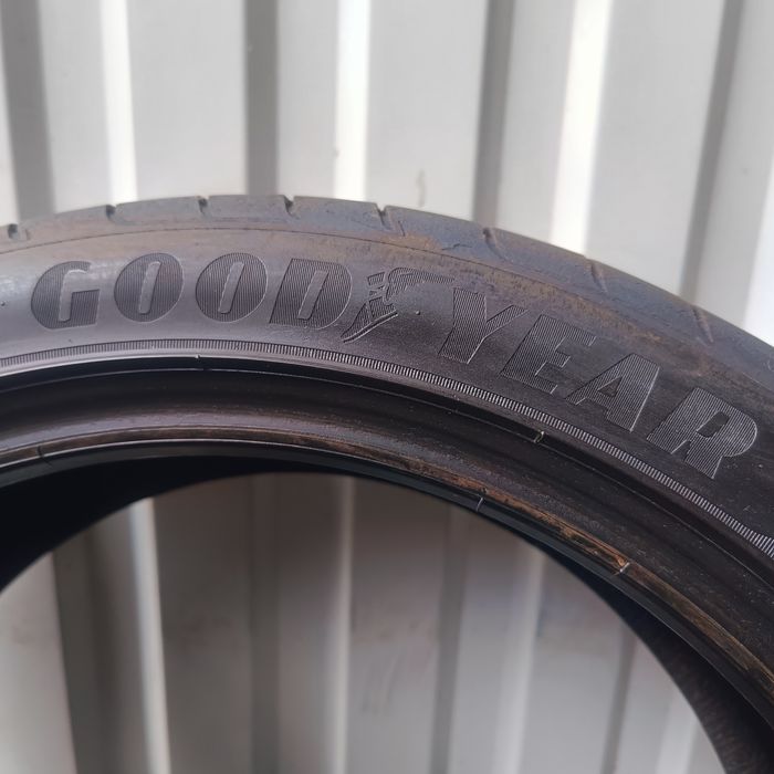 Dwie opony Goodyear Eagle F1 215/45 r18
