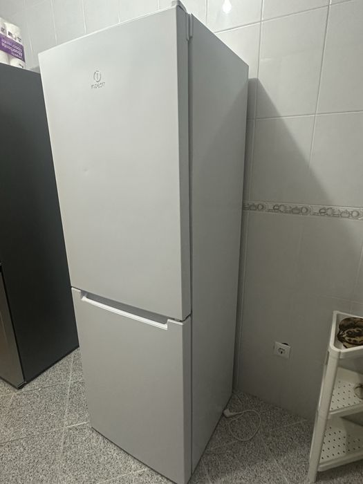 Frigorifico combinado Indesit