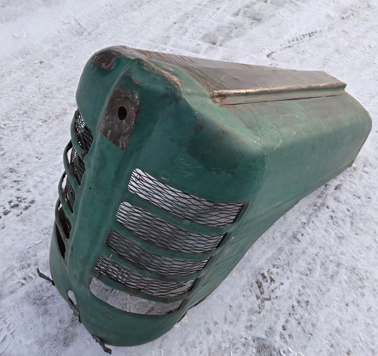 Ursus C-4011 Maska silnika - zachowana w dobrym stanie