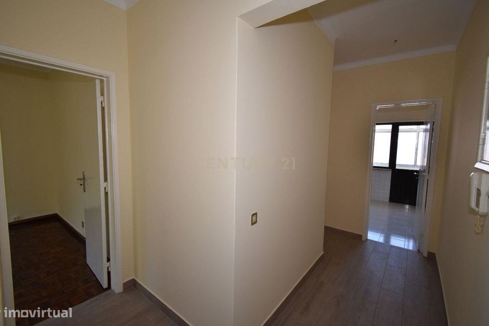 Apartamento T3 arrendado - para Investimento– Localização Central e Ót