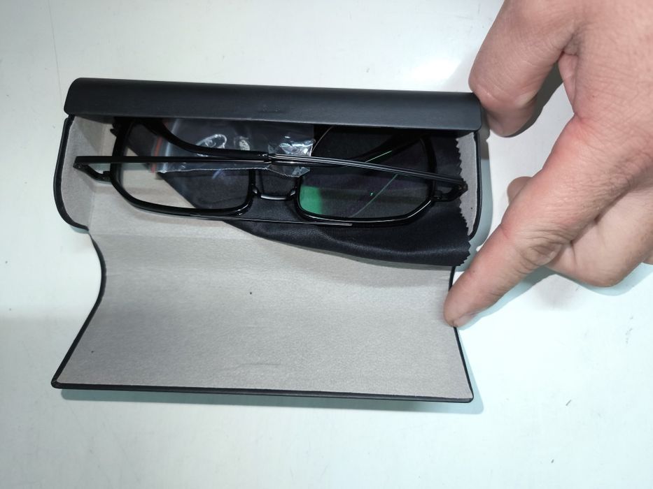 Armação de óculos de titânio