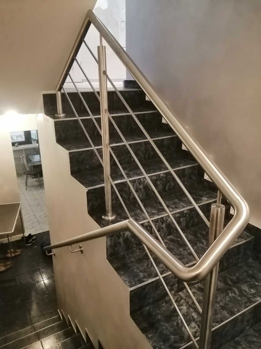 Balustrady ogrodzenia zadaszenia pergole konstrukcje ogrody zimowe