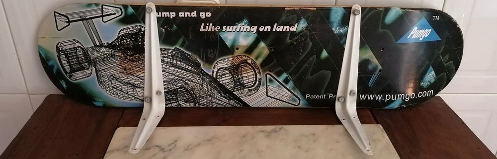 prateleira de parede da arte do lixo