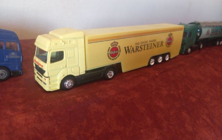 Conjunto 4 camiões escala 1:87