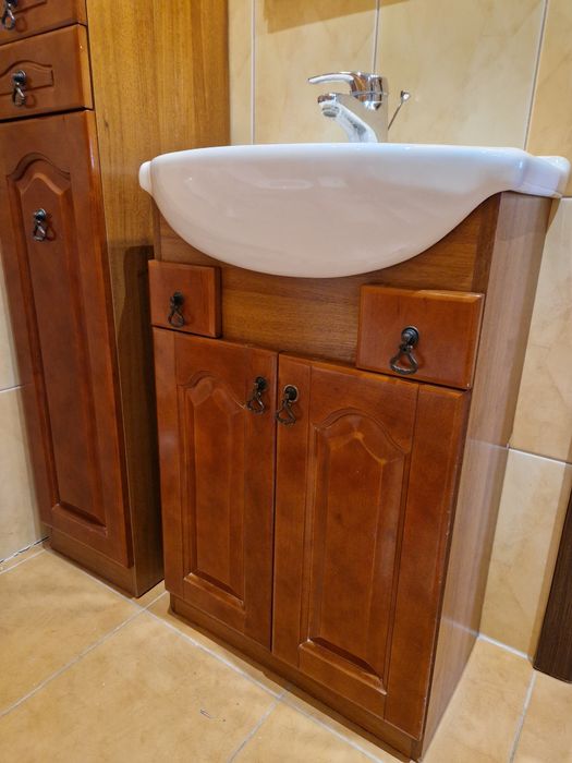 Meble do łazienki z umywalką