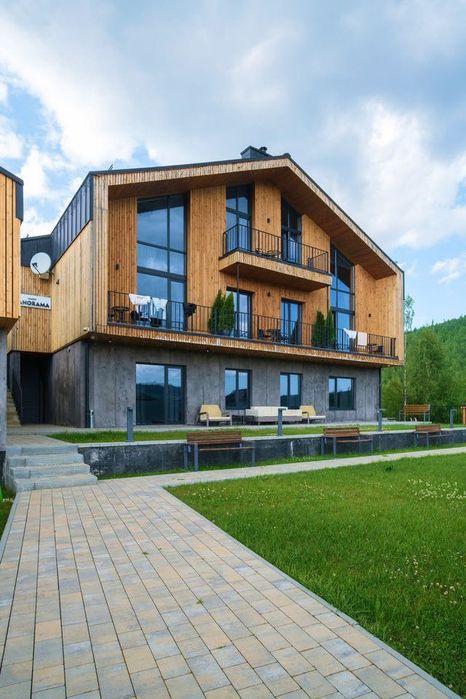 Продаж діючого готельного комплексу біля Буковелю | 9 номерів | Басейн | 21 сотка