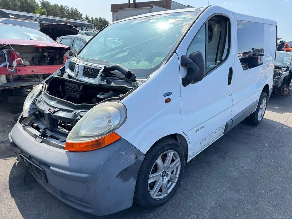 Renault Trafic 2005r 74KW 1.9 diesel Pojazd cały na części