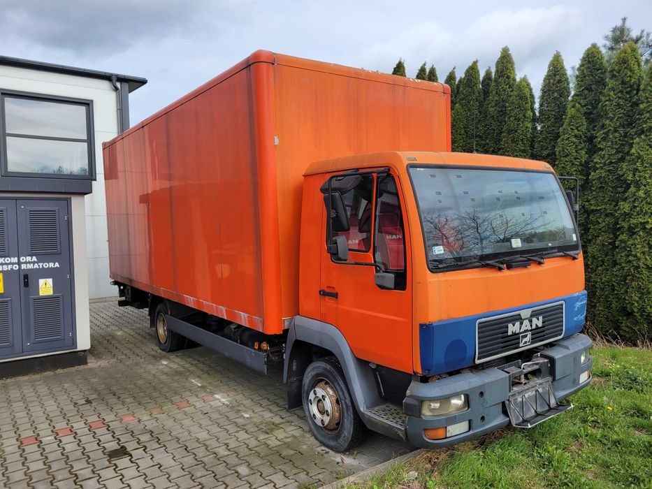 Sprzedam główne podzespoły pojazdu MAN L2000, silnik, skrzynia biegów, kabina, kontener