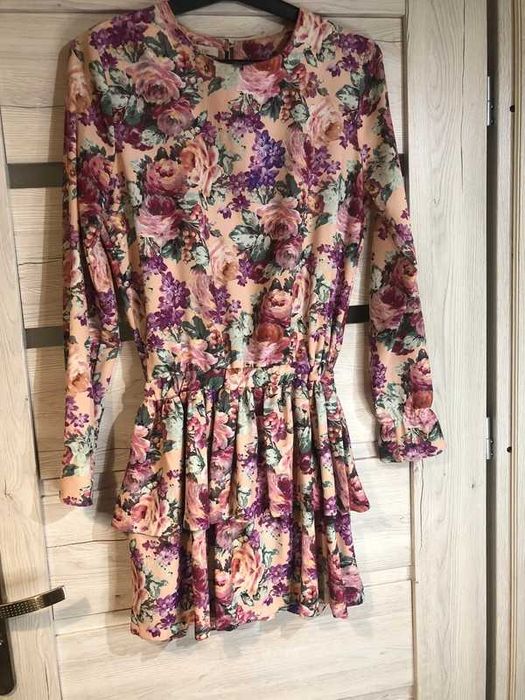 Sukienka w kwiaty