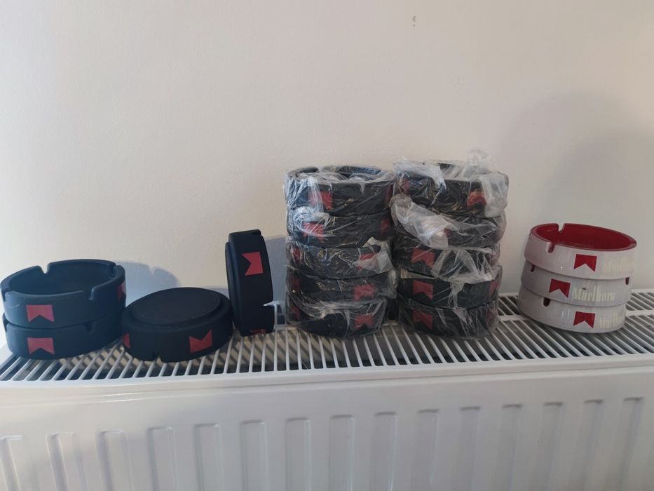 Popielniczka Marlboro czarna nowa popielniczki gastronomia bar dom