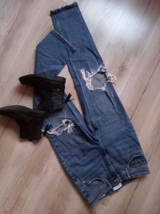 ASpodnie jeans Denim Sinsay roz 42 XL z rozdarciami