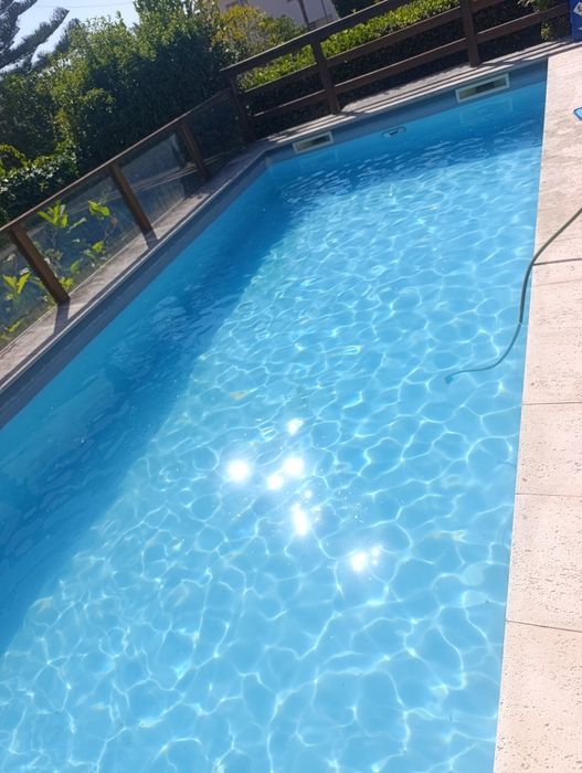 Limpeza e manutenções piscinas.