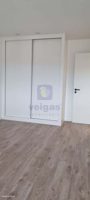 Apartamento T2+1 Central na Venteira, Amadora em Renovação Total