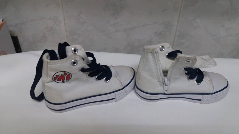 Ténis bota de criança marca ZY Baby novos nº 23