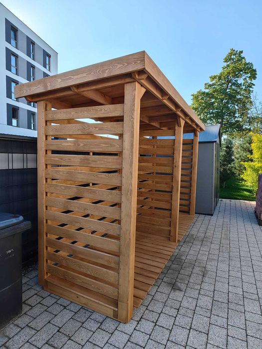 Drewutnia poszerzana 3,5 x 1,1m z dachem prostym trejażowym
