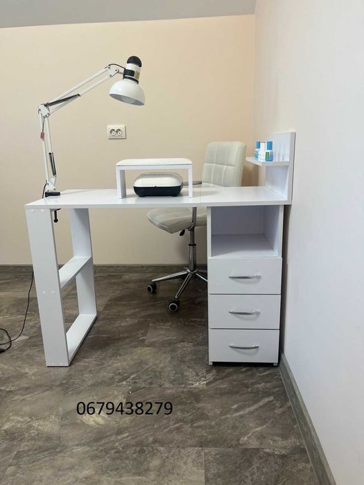 Стіл манікюрний стіл для манікюру.