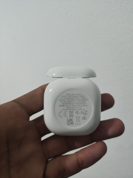 Estojo Samsung Galaxy Buds2 (SOMENTE O ESTOJO)