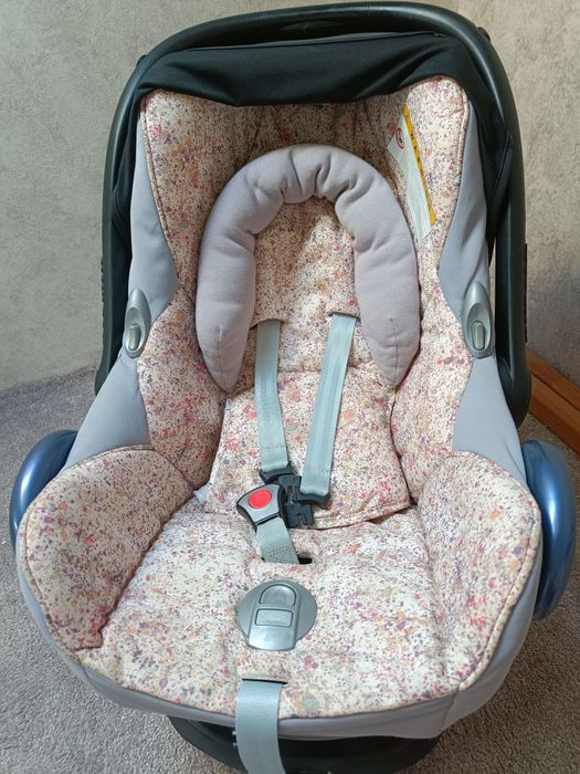 Автокрісло maxi-cosi cabriofix з базою isofix