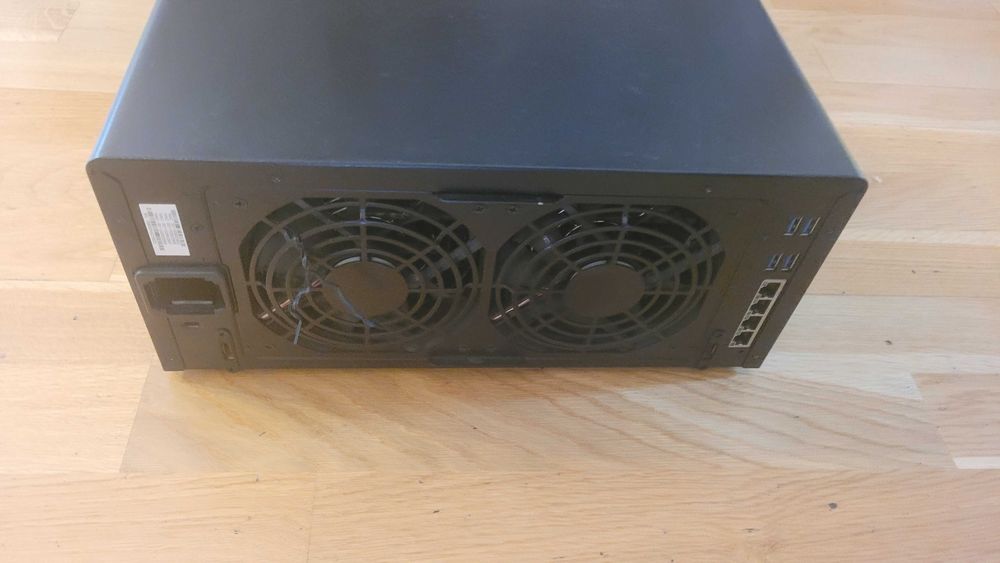 Synology NAS 1815+