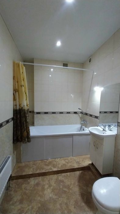 Сдаю 2 комнатную квартиру в новострое! Район Французского бульвара.