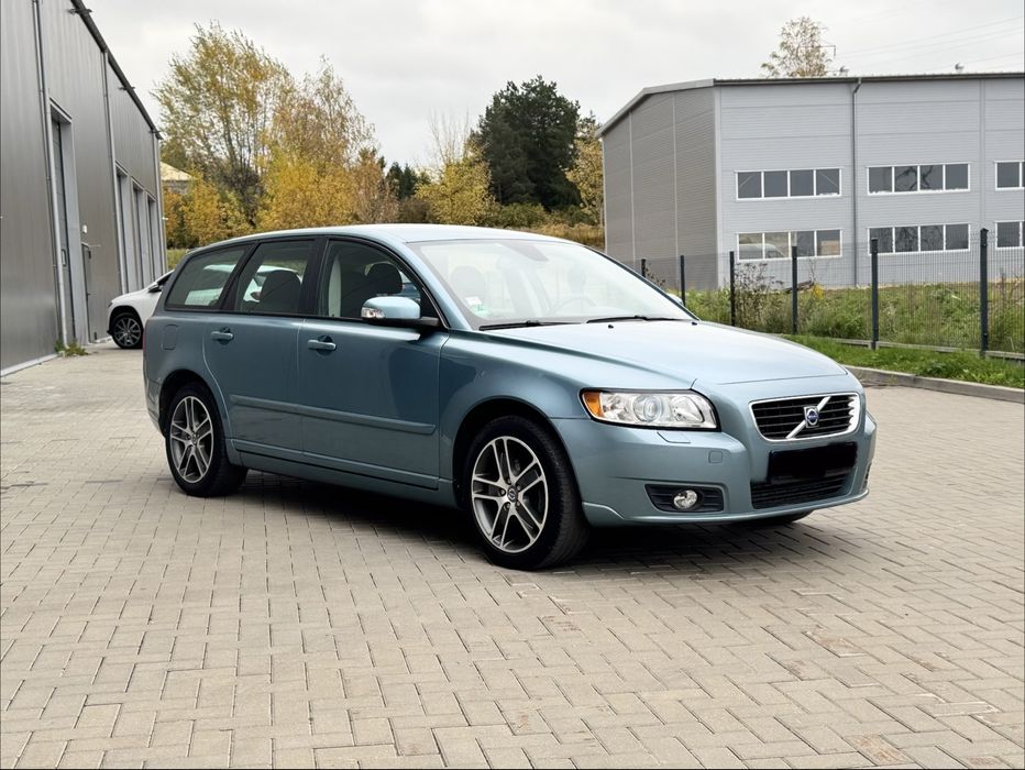 Volvo V50