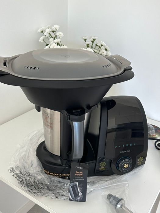 Robot wielofunkcyjny CECOTEC MAMBO 10070