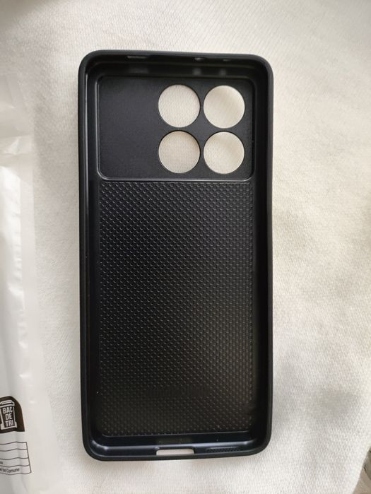 Чехол на Poco X6 Pro противоударный