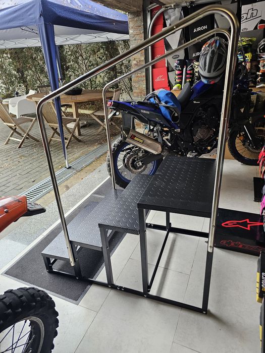 Escadas Rolote 4 Degraus com corrimão