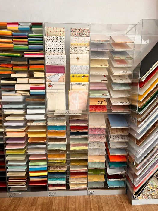 Expositores Papel e Cartolinas em acrlico