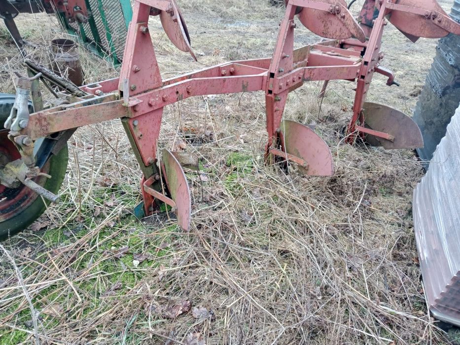 Pług 3 skibowy obrotowy na płaskowniku na 1 wąż