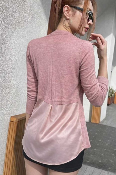 Sweterek pudrowy róż S/36 oversize z koszulową wstawką lekki #1616