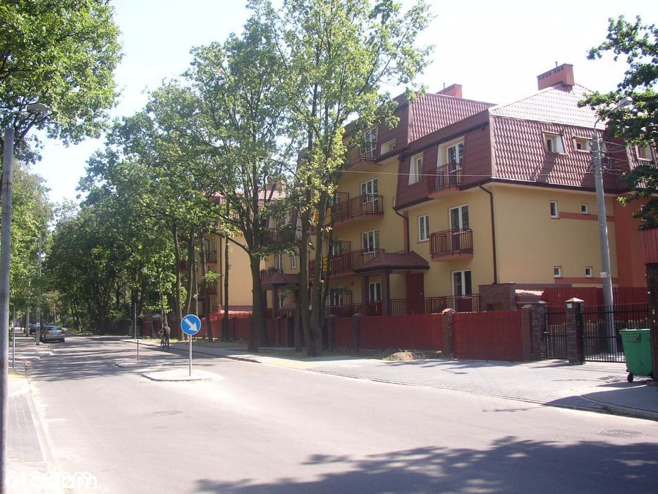 Miejsce Garażowe Wesoła przy SKM od 300 zł(KAMERY)
