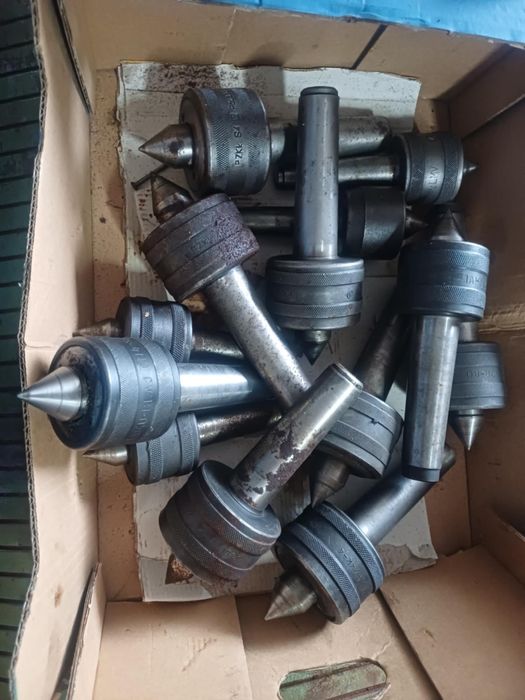 Tokarski kieł obrotowy