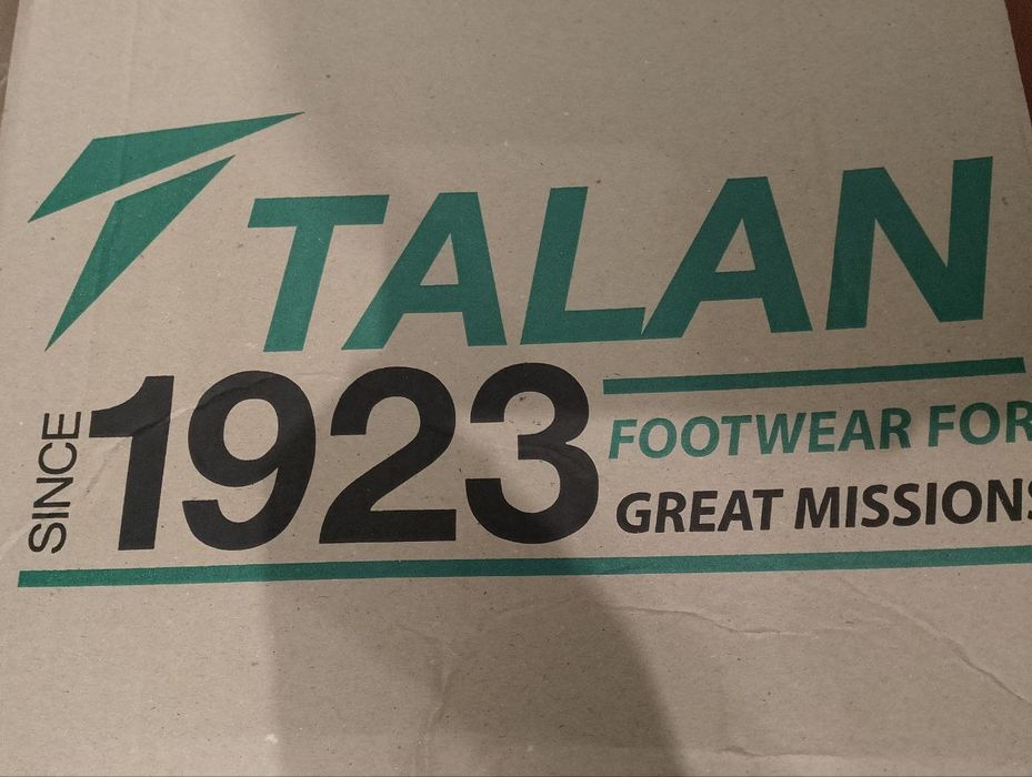 Продам новые берцы