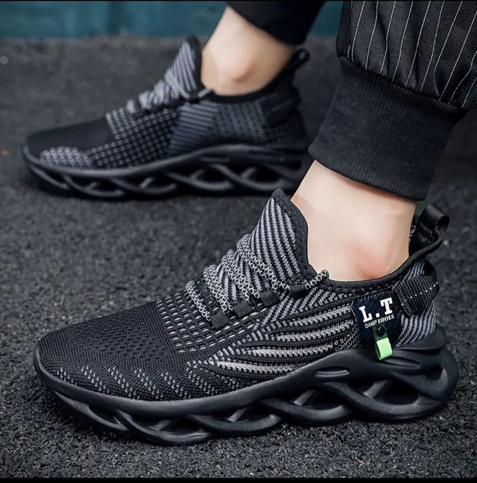 Чоловічі кросівки, розмір 49