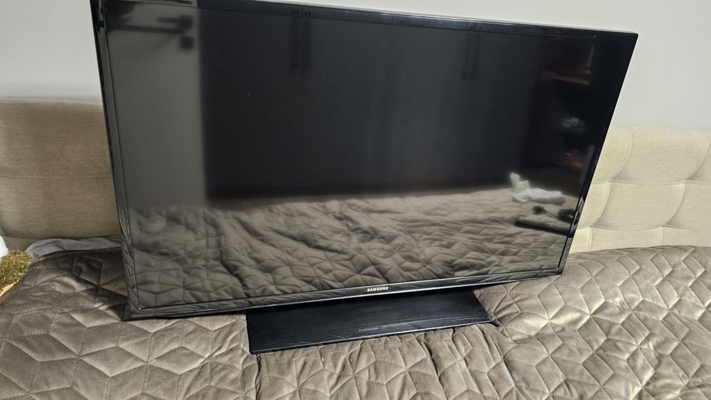 Телевізор Samsung UE40EH5307K