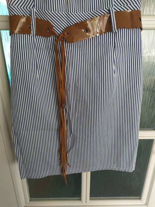 Sukienka letnia w prążki z paskiem rozm. M