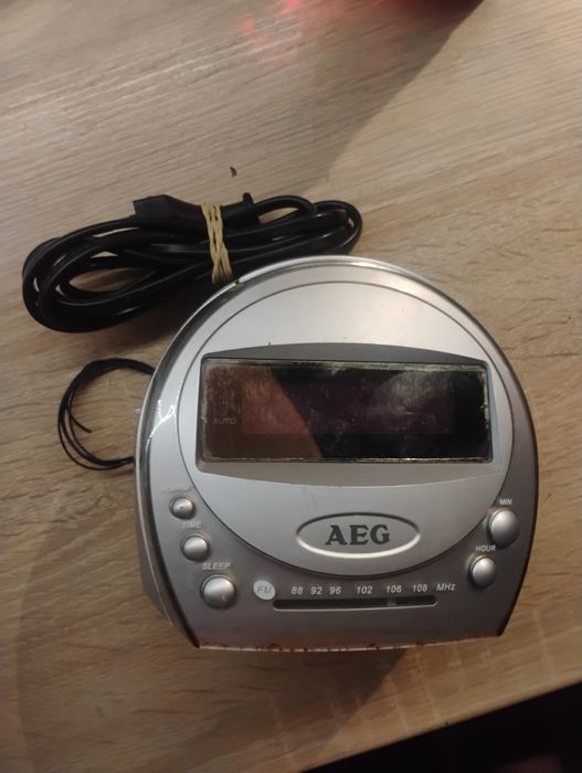 Sprzedam radiobudzik AEG
