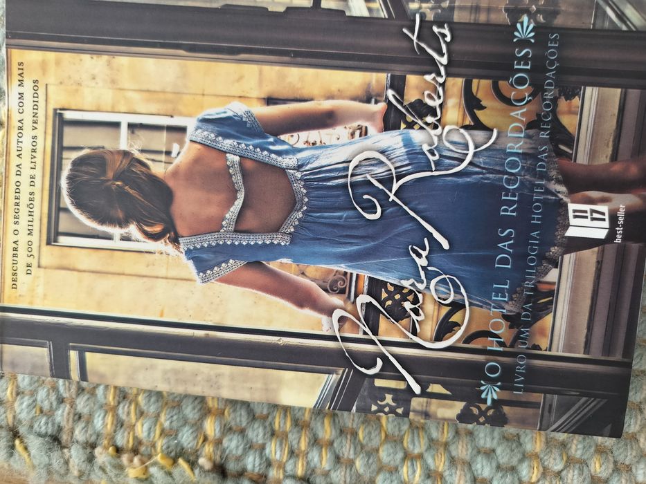 Vendo livros de bolso Nora Roberts