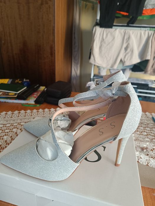 Buty  na obcasie