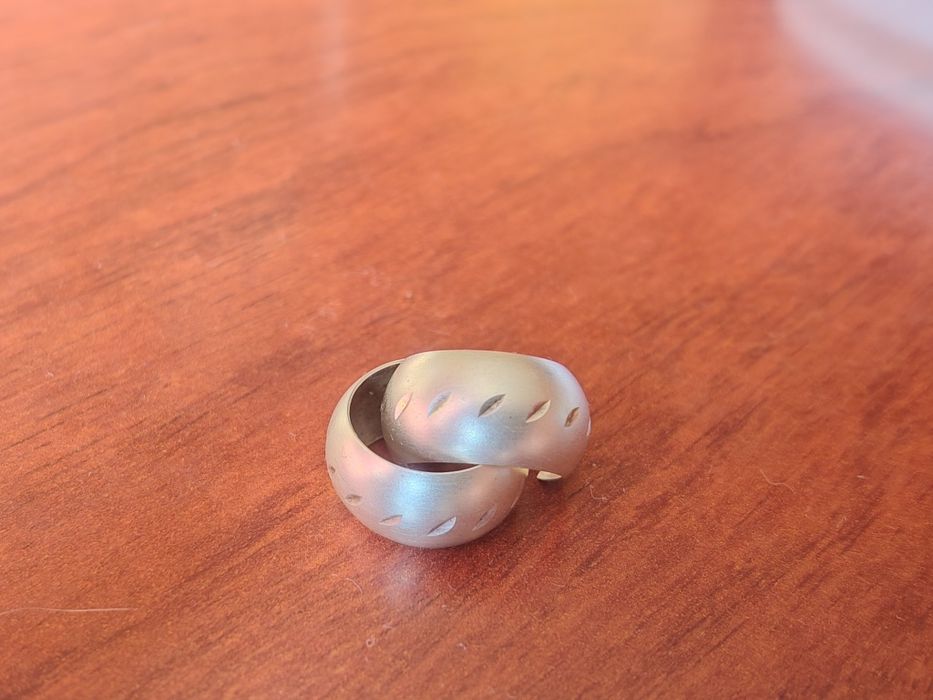 Продам серебряные серги