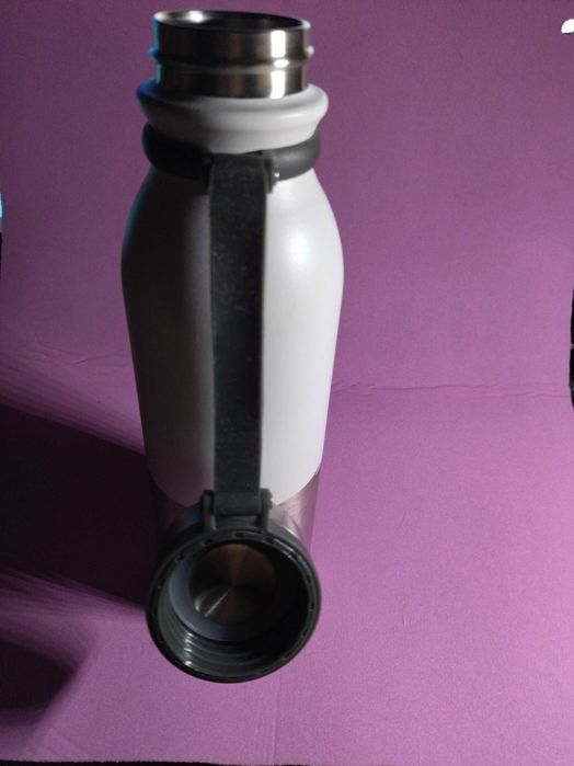 Бутылка для питья.