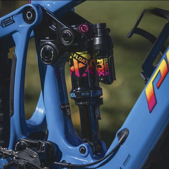 E-bike enduro pivot AM