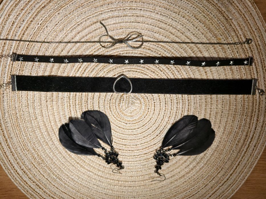 Zestaw biżuterii kolczyki pióra chokery na szyję