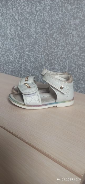 Босоніжки на дівчинку 15-15,5 см