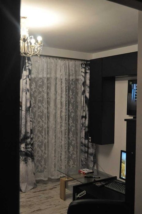 Apartament z balkonem w centrum Wroclawia ( 30m2 ) cena z czynszem i rachunkami.
